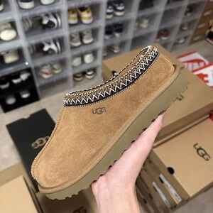 UGG Tasman Chestnut Slippers